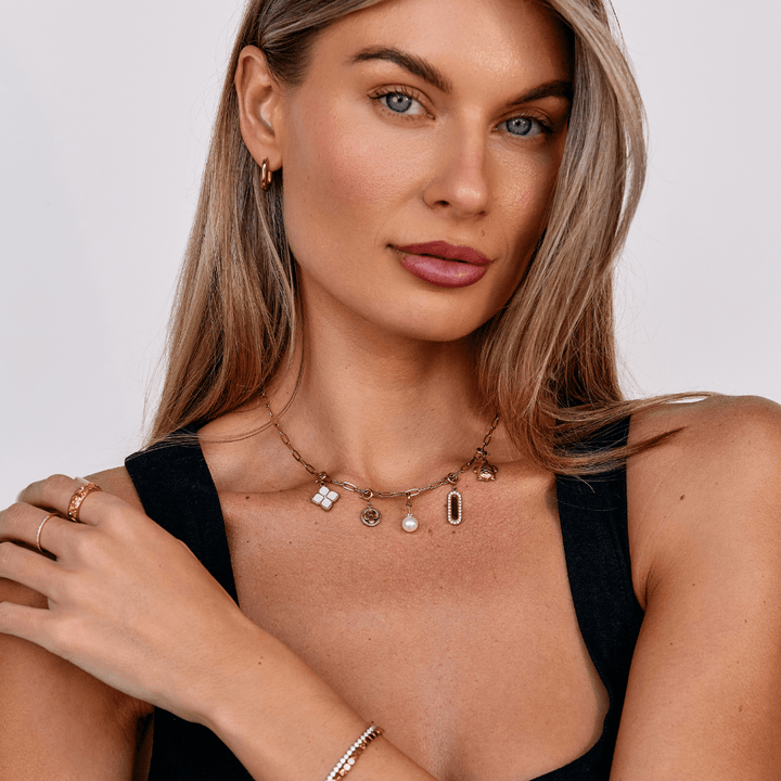 Elegant Edge Pendant Necklace