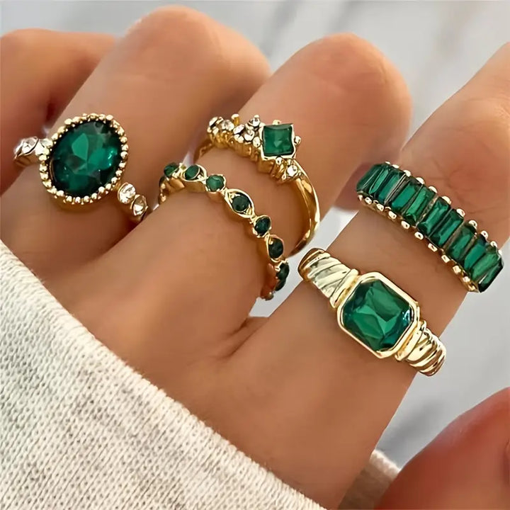 Zarina Luxe Emerald Elegance Ring Set