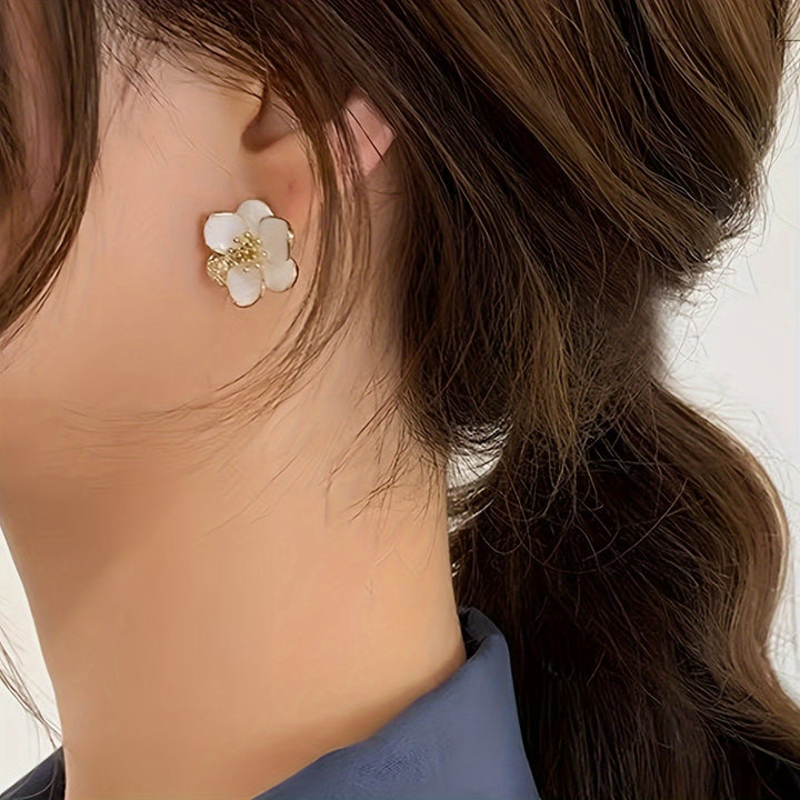 Sweet Flower – Elegant Stud Earrings