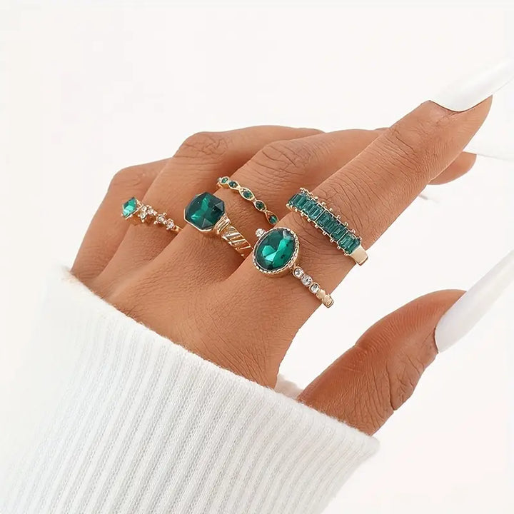 Zarina Luxe Emerald Elegance Ring Set