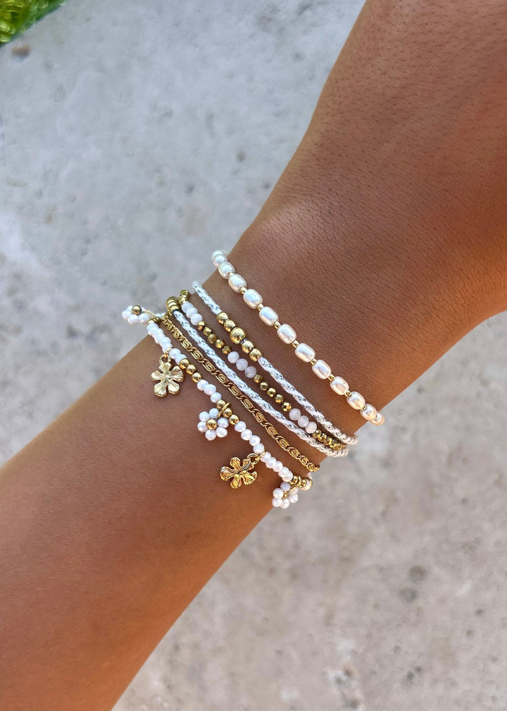 Aura Dora: Radiant Elegance Bracelet