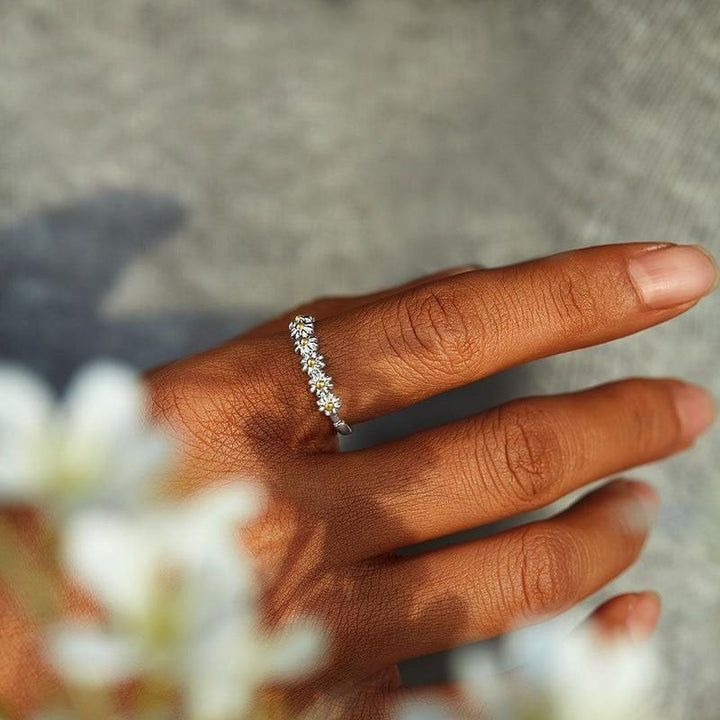 Daisy Dreams Adjustable Ring