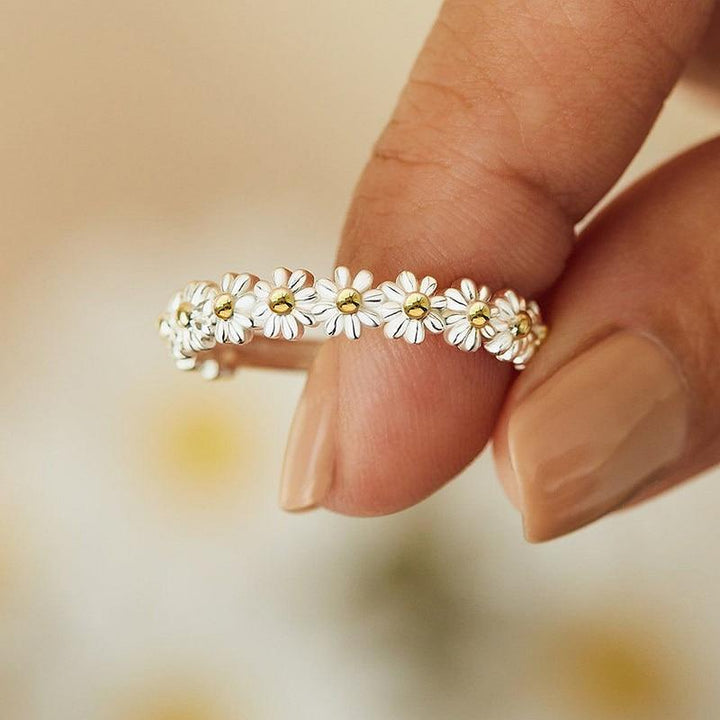 Daisy Dreams Adjustable Ring