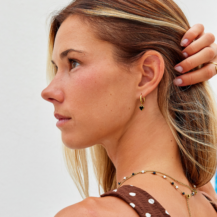 Tarnished Hearts: Heartfelt Hoops