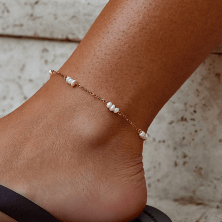 Alena Pearl Glow Anklet