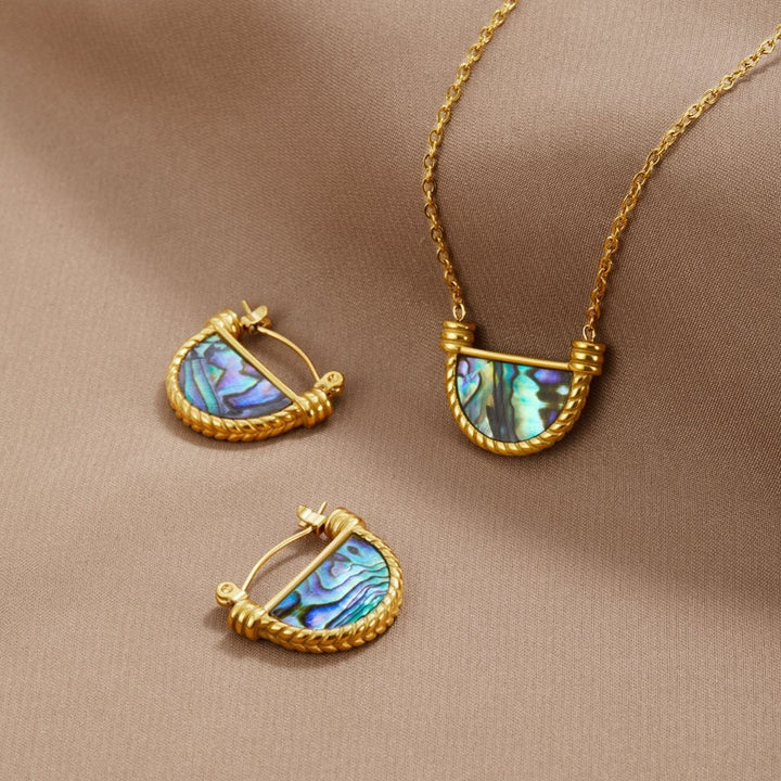 Turquoise Tide Necklace
