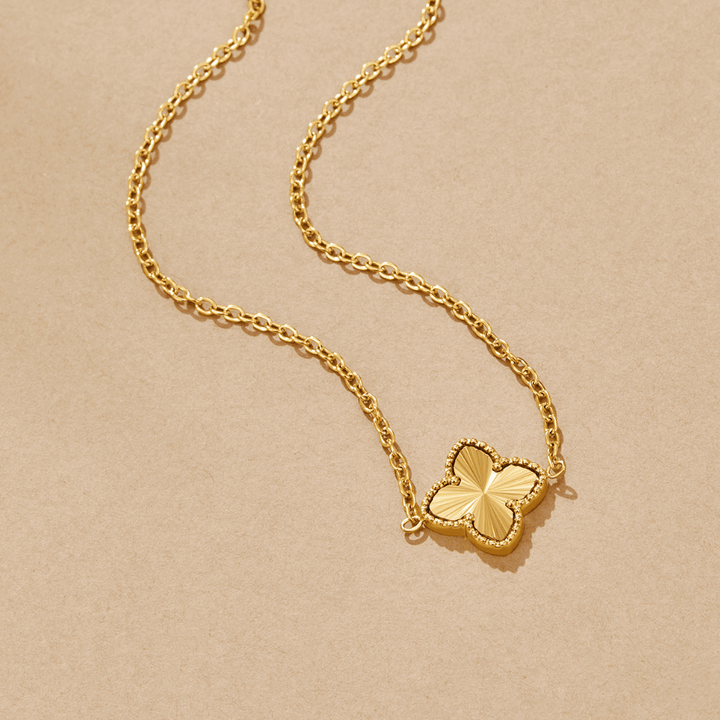 Amara Clover Charm Necklace: Lucky Glow Pendant