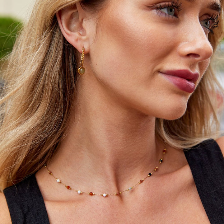 Twisted Elegance: Radiant Hoop Earrings