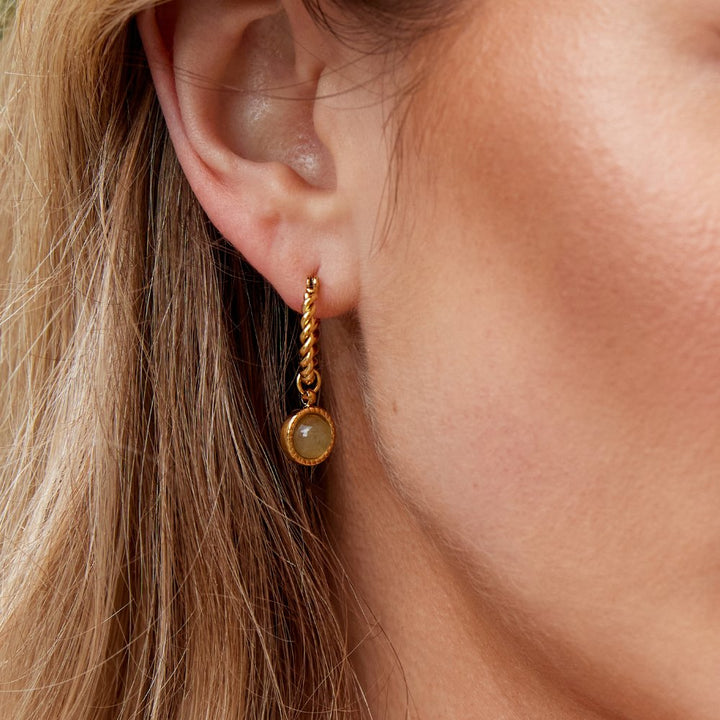 Twisted Elegance: Radiant Hoop Earrings