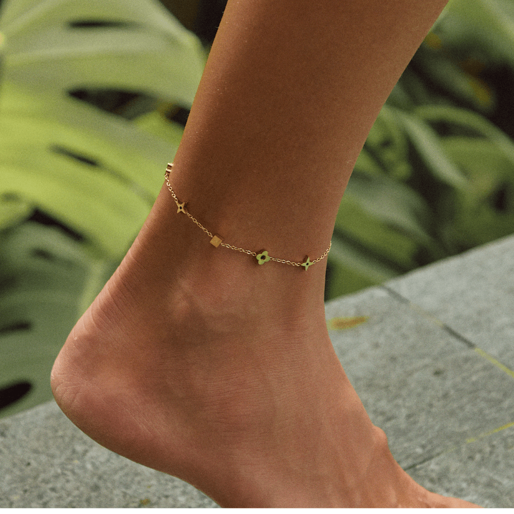 Charlie’s Golden Glow Ankle Charm
