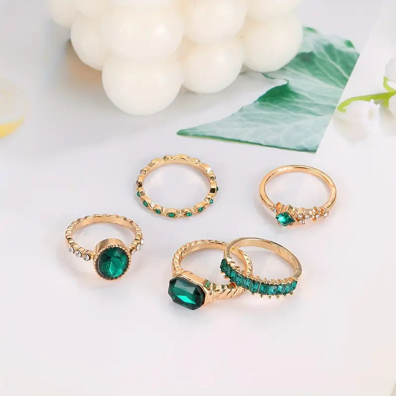 Zarina Luxe Emerald Elegance Ring Set