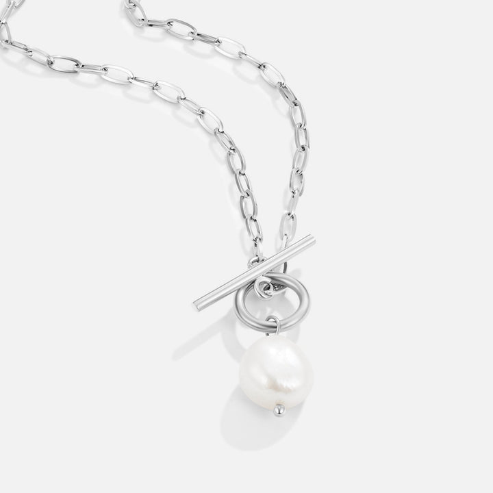 Eva’s Radiant Pearl Glow Charm