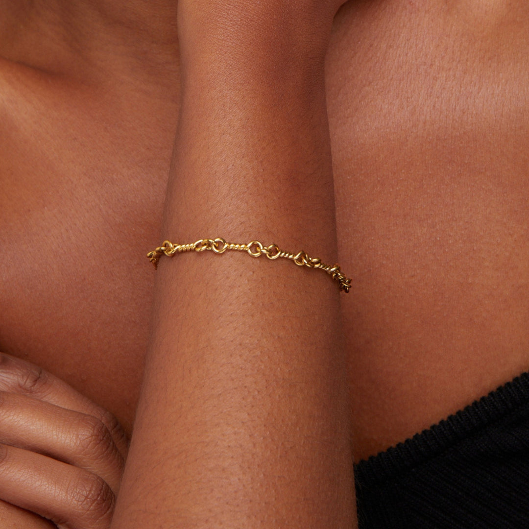 Figaro Flair Spark Bracelet